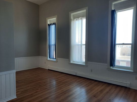 For Lease - 192 King Street Unit# 301, Prescott, Ontario - Photo 1