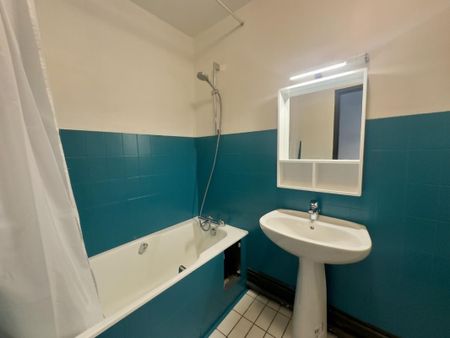 Location Appartement 3 pièces 70m² EU 76260 - Photo 4
