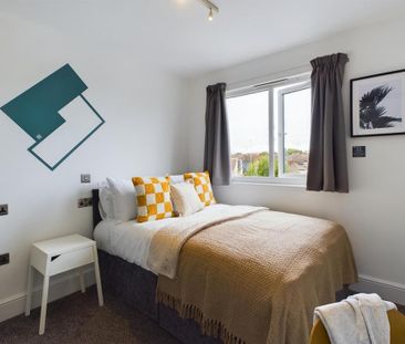 1 bedroom in a house share to rent - Photo 3