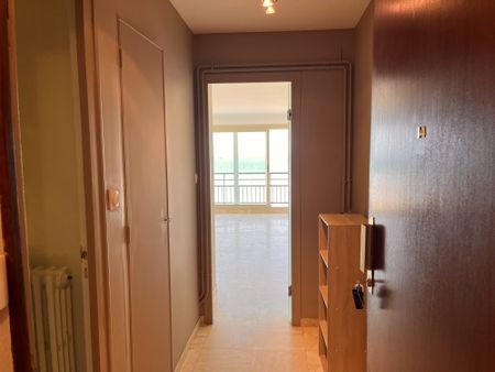 Location Appartement 1 pièce 33m² LES SABLES D OLONNE 85100 - Photo 2
