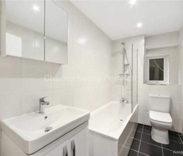 2 bedroom property to rent in London - Photo 2