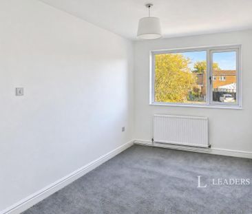 3 bedroom house to rent Brookfurlong, Peterborough, Cambridgeshire,... - Photo 2