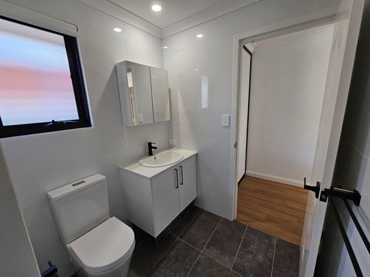 Brand Spanking New 3x1 **Open Fri - 10th Dec 4.30pm to 4.45pm** - Photo 1