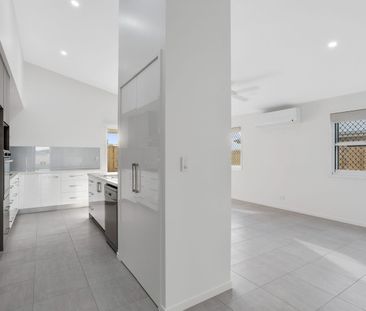 Gorgeous Modern Family Home in Griffin! - Photo 6