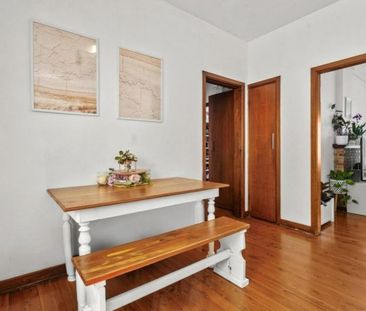 Spacious Harbourside Apartment with Study in Prime Vaucluse Location - Photo 3