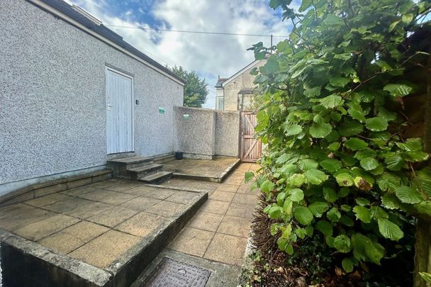 New Road, SALTASH - Photo 1