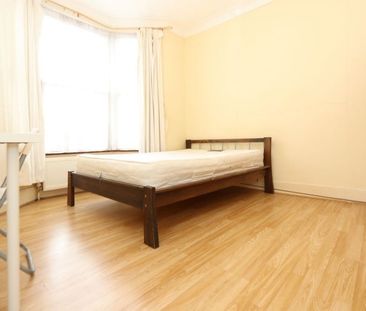 Room in a Shared House, Ashlin Road, E15 - Photo 6