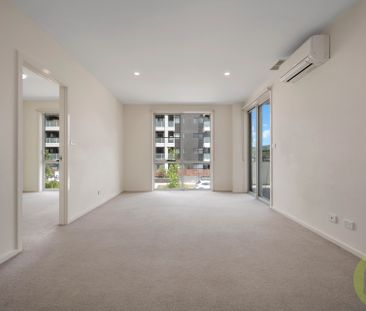 Lakeside Luxury - Photo 4