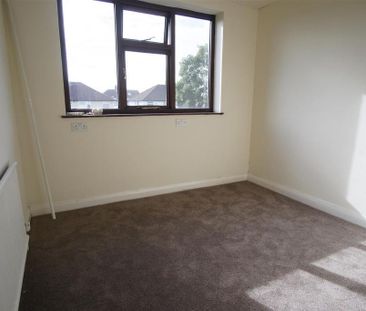 4 bedroom detached house to rent - Photo 5