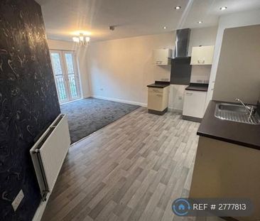 2 bedroom flat to rent - Photo 2