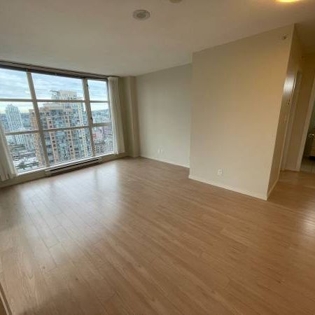 Beautiful Renovated 2 BR+Den+Solarium+2 BA @Bravia Central Downtown! - Photo 4