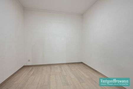 Gelijkvloersappartement met tuin en garage - Foto 4