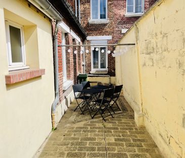 PROCHE COLISEUM - CHAMBRE ÉTUDIANTE - MODERNE ET MEUBLÉ - TERRASSE - Photo 3