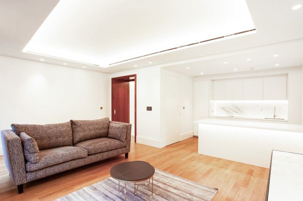 Lancer Square, W8, London - Photo 1