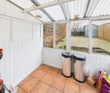 3 bedroom terraced house to rent - Photo 5