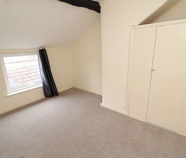 2 bedroom Mid Terraced House to let - Photo 3