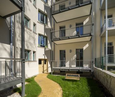 Hochwertig sanierte Dachgeschosswohnung mit Fußbodenheizung und Par... - Photo 6