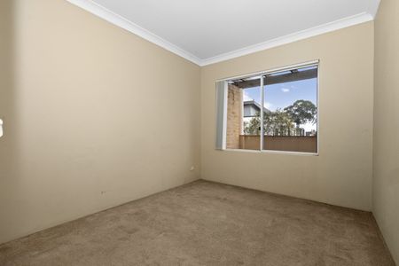 Neat and Tidy 2 Bedroom Unit - Photo 3