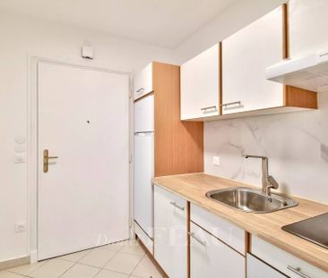 Location appartement, Paris 17ème (75017), 2 pièces, 29.3 m², ref 85283104 - Photo 2