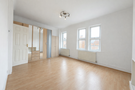 3 bedroom end of terrace house to rent - Photo 3