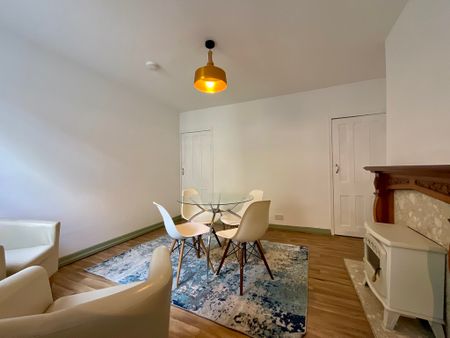 2 bedroom Mid Terraced House to let - Photo 2