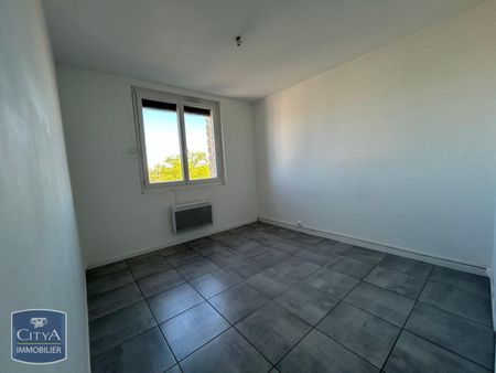 Location Appartement 3 pièces 66m² CARPENTRAS 84200 - Photo 2