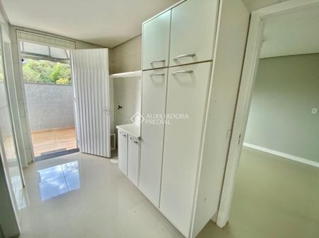 Casa com 4 quartos e 600m² para alugar em Espírito Santo, Porto Alegre. - Photo 5