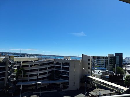 3 x Double Bedroom Apartment With A Carpark - Photo 5