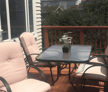 Easy living in this family home - Photo 1