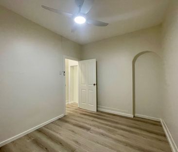 Updated 2 bedroom terrace in a wonderful location - Photo 3