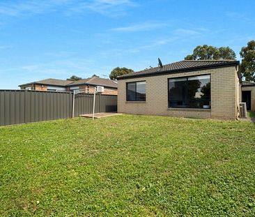 42 Pioneer Drive, DEER PARK - Photo 3