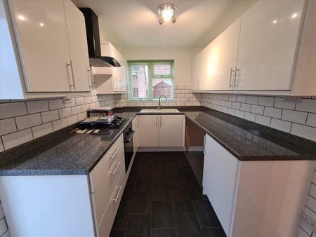 3 bedroom detached house to rent - Photo 3