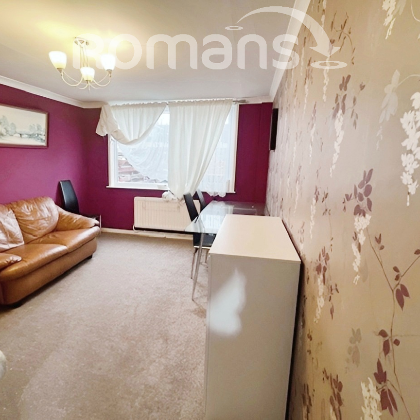 Mullins Close, RG21 - Photo 1