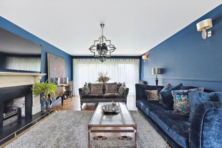4 bedroom detached house to rent - Photo 2