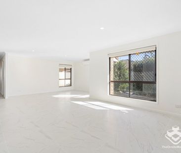 Waterfront house for rent - Photo 1