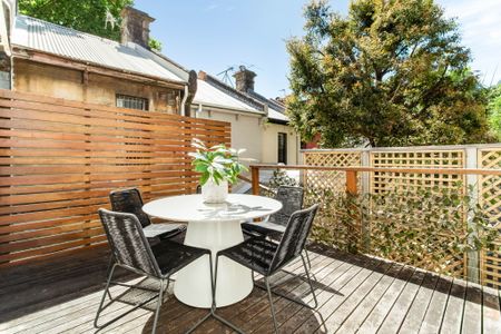 Sophisticated Urban Terrace with a Sunlit North Deck - Photo 3