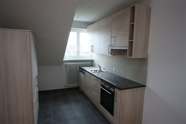 Appartement mansardé moderne, lumineux et spacieux - Photo 1