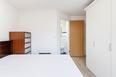 Room in a Shared Flat, Southside, B5 - Photo 3