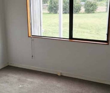 Small size life style property on SH16 Kumeu - Photo 2