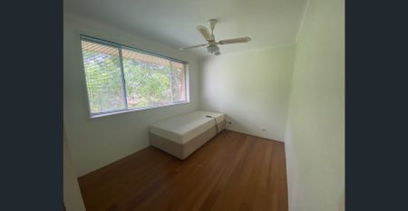 CHEVRON ISLAND! Renovated 2 bedroom apartment - Photo 3