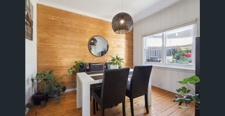 FULLY FURNISHED - CONTACT AGENT FOR AVAILABILITY - Photo 2