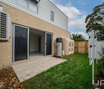 Brand New Street-Facing Townhouse in a Prime Pocket - Photo 6
