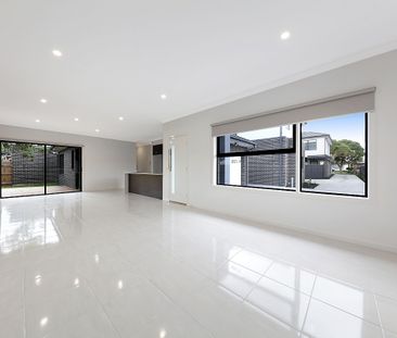 4/25 Clyde Street, Newport VIC 3015 - Townhouse For Rent | Domain - Photo 5