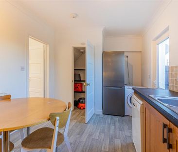 3 bedroom semi-detached house to rent - Photo 6