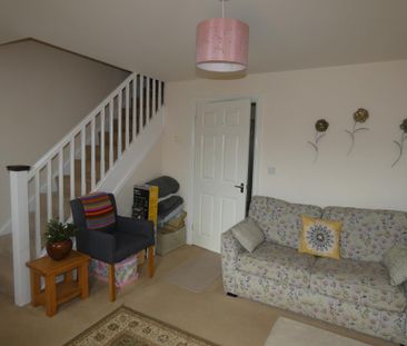 2 bedroom semi-detached house to rent - Photo 3