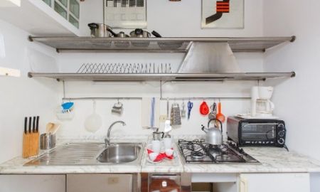 Center-Popolo: Modern, renovated 1 Bedroom, bath, kitchen. Parquet floors, bright, silent, located in beautiful villa near center, park, transport. Ref 847 - Photo 2