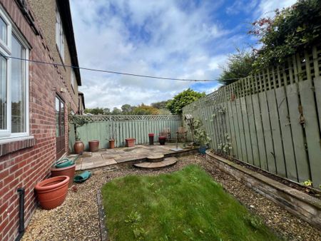 Price £1,400 pcm - Available Now - Unfurnished - Photo 2