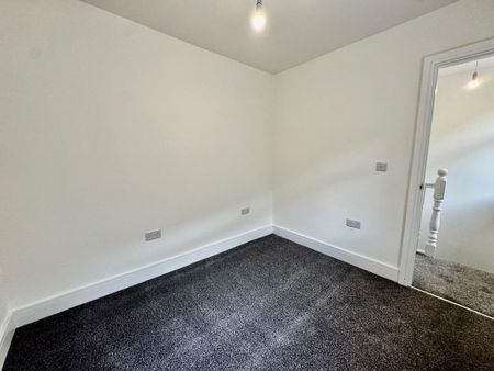 3 bedroom terraced house to rent - Photo 4