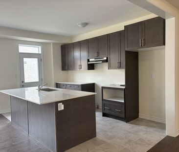 For Lease - 71 Arnold Circle, Brampton, Ontario - Photo 5