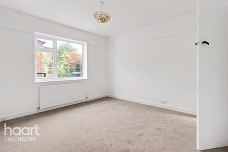 3 bedroom detached bungalow to rent - Photo 2